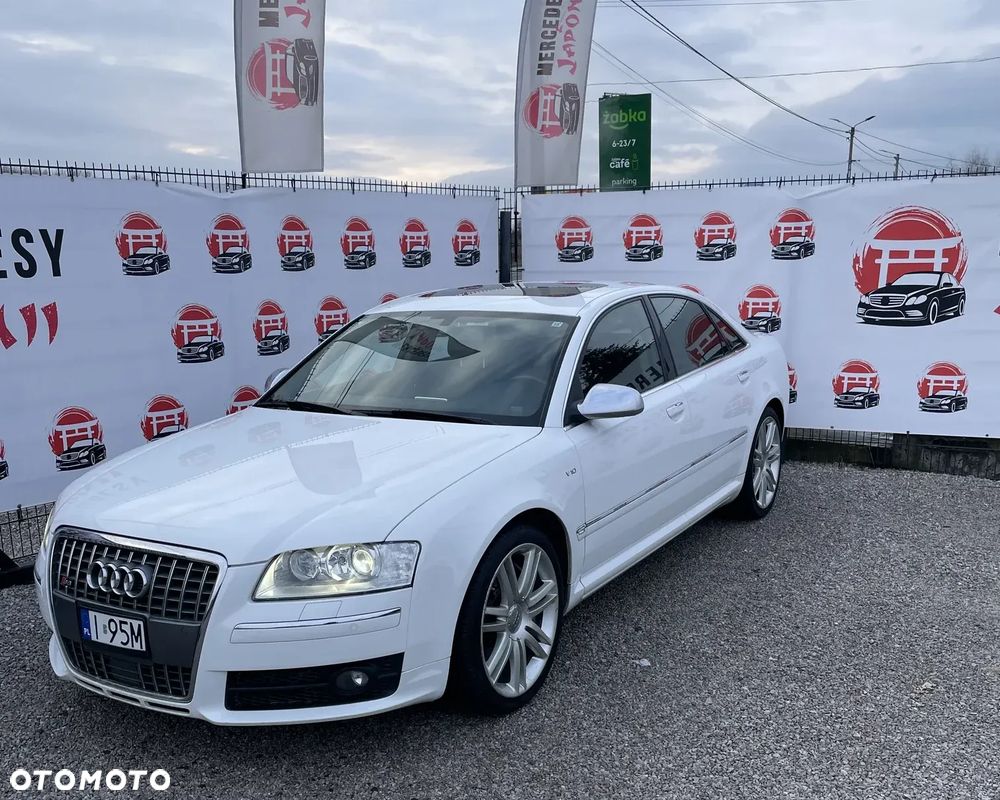Audi S8 - 1