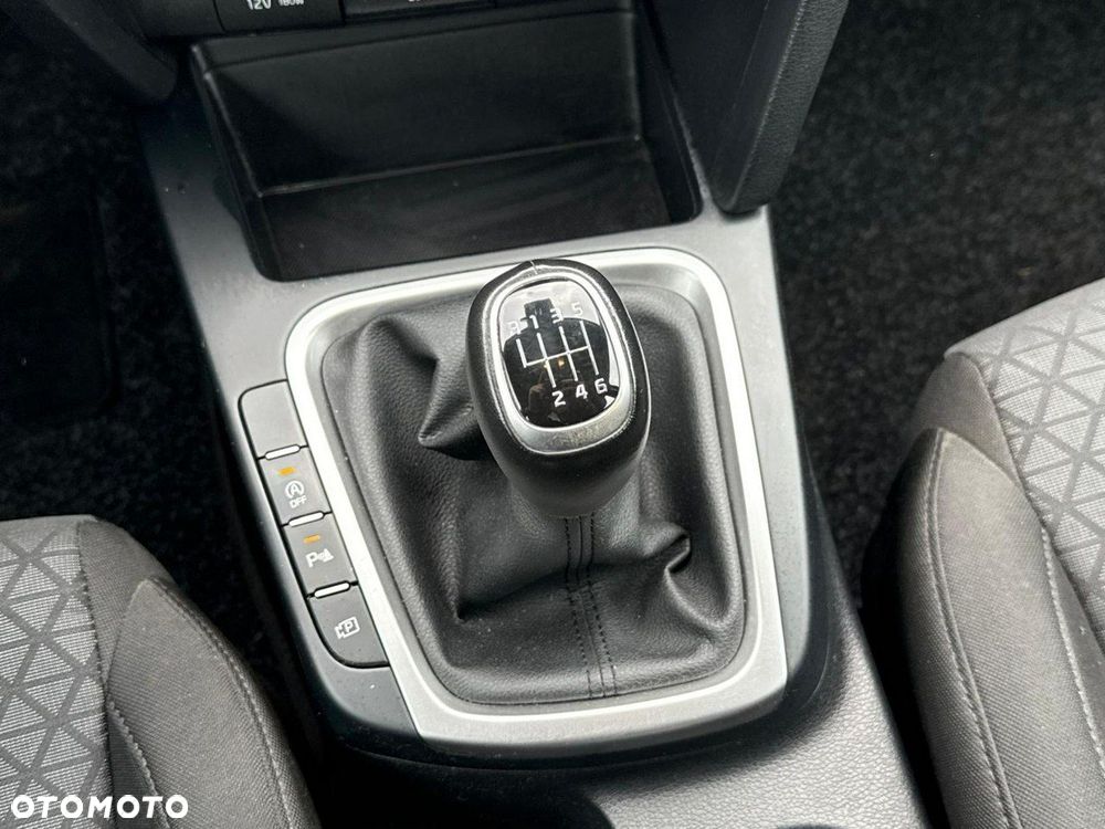 Kia Ceed 1.5 T-GDI Business Line - 32