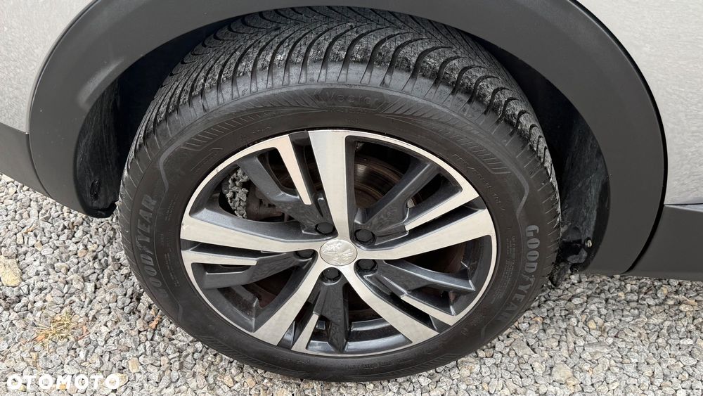 Peugeot 3008 1.6 BlueHDi Allure S&S - 40