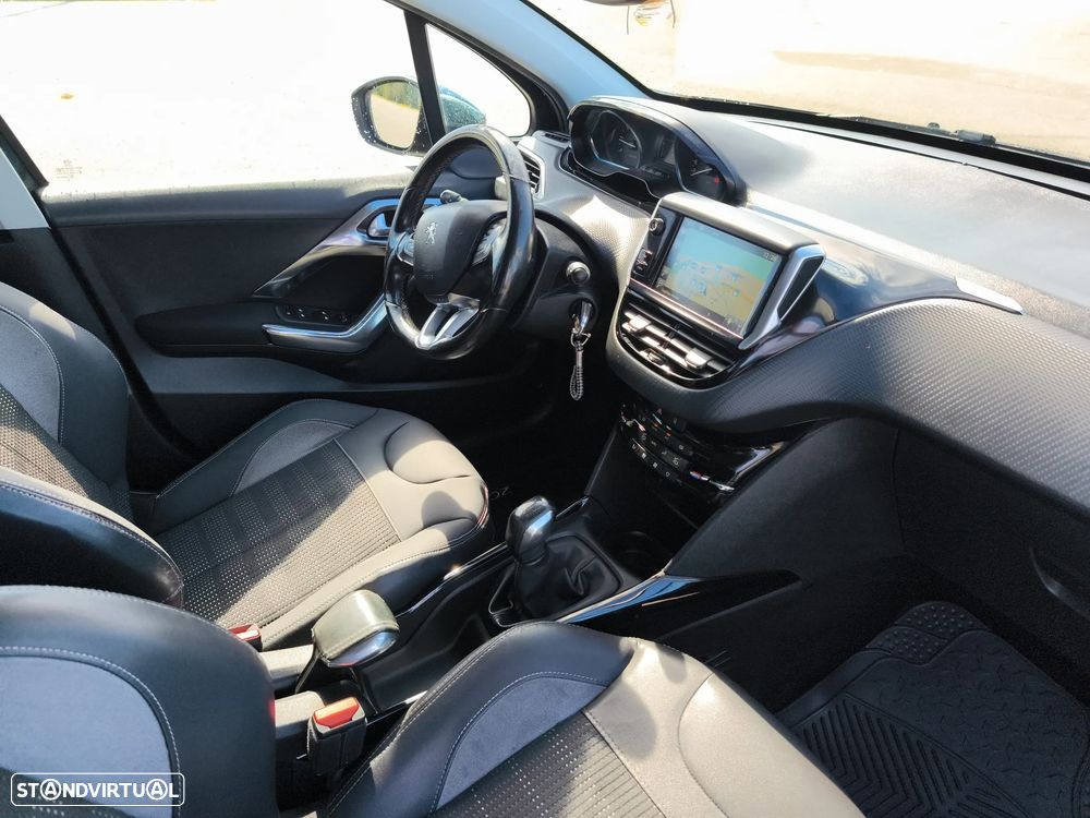 Peugeot 2008 1.2 PureTech Active - 30