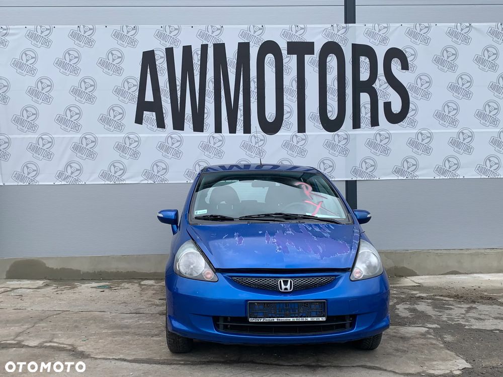 HONDA JAZZ 2006 *SAMOCHÓD NA CZĘŚCI* 2325 MASKA, LAMPA, DRZWI, LUSTERKO, ZDERZAK, GRILL, BŁOTNIK, KLAPA, BELKA, DESKA, FOTELE, KANAPA, ĆWIARTKA, KIEROWNICA, TARCZE, ZACISKI, ZAWIESZENIE, KOMPLETNY PRZÓD, KOMPLETNY TYŁ, LICZNIK, ZEGARY, PRAWE LEWE PRZÓD TYŁ - 2
