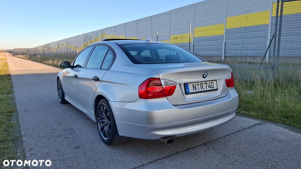 BMW Seria 3 320i - 10