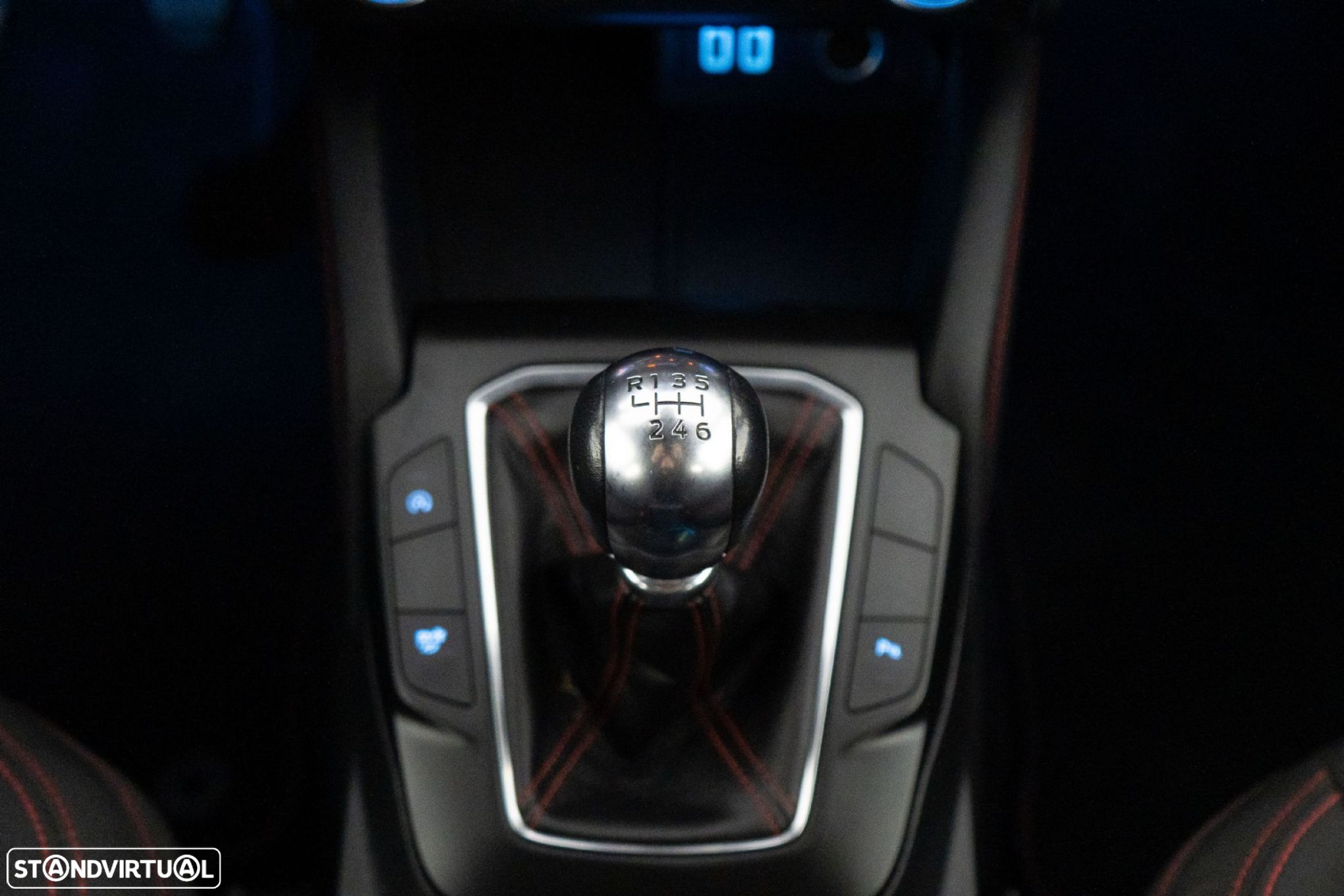 Ford Kuga - 24