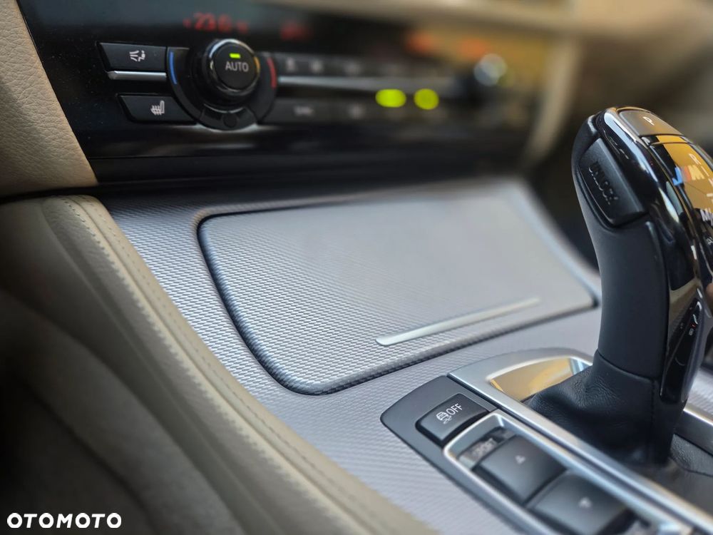 BMW Seria 5 M550d xDrive - 10