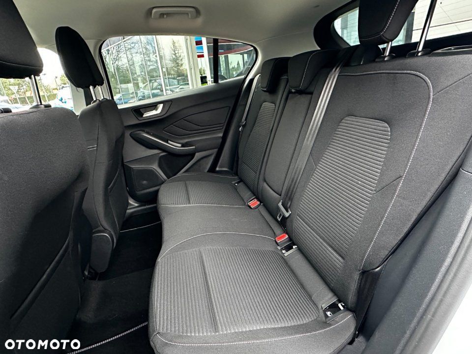 Ford Focus - 24