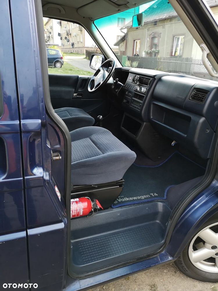 Volkswagen Caravelle - 15