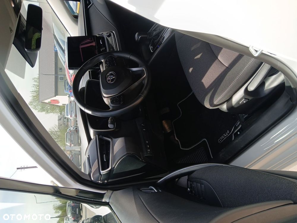 Toyota Corolla 1.8 Hybrid Style - 18