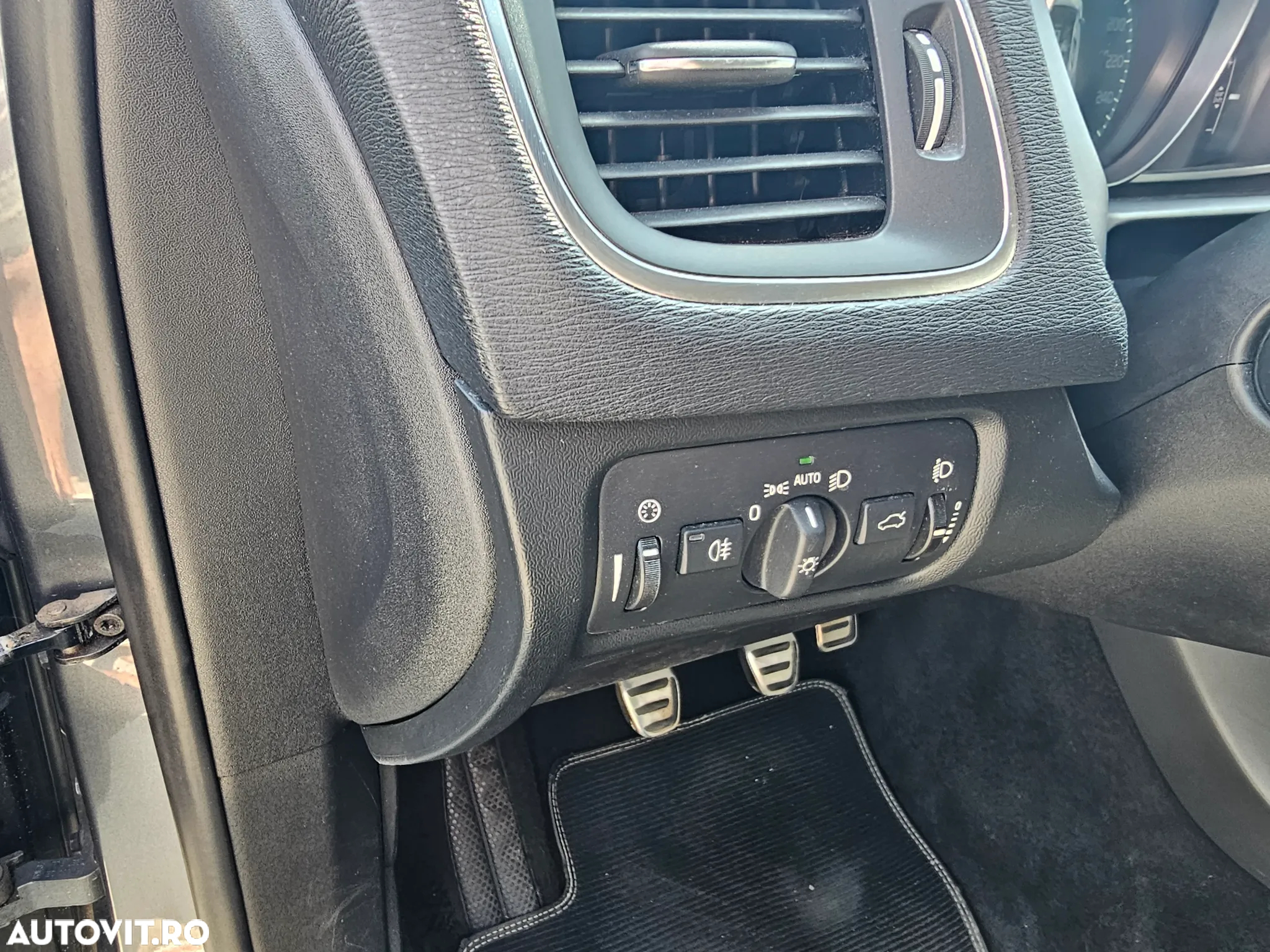 Volvo V40 D4 RDesign - 11