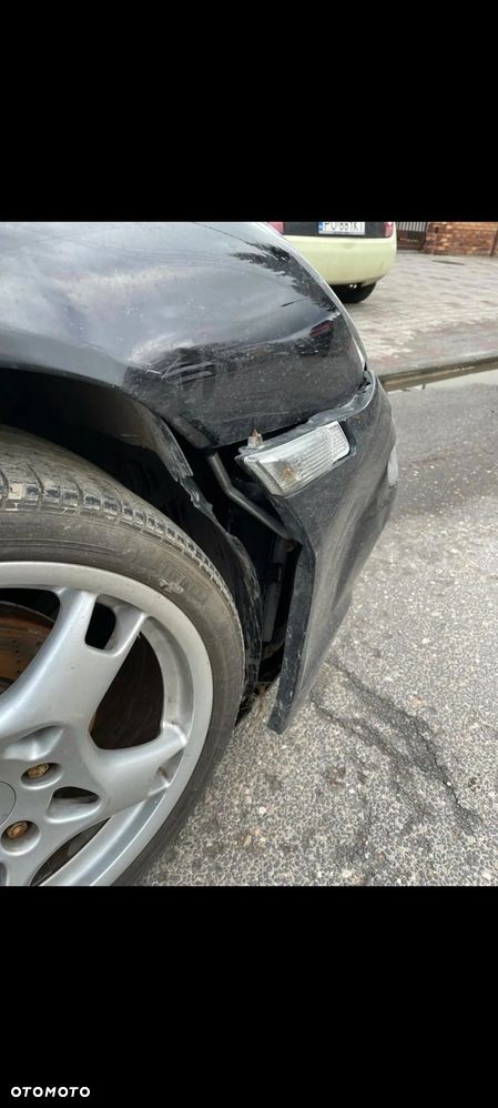 Porsche 911 Carrera 4 - 16