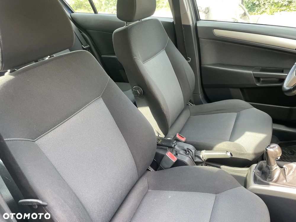 Opel Astra III 1.9 CDTI - 24