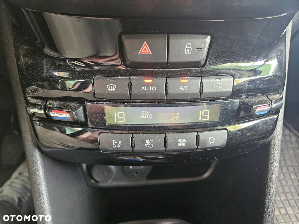 Peugeot 208 1.2 PureTech Active - 25