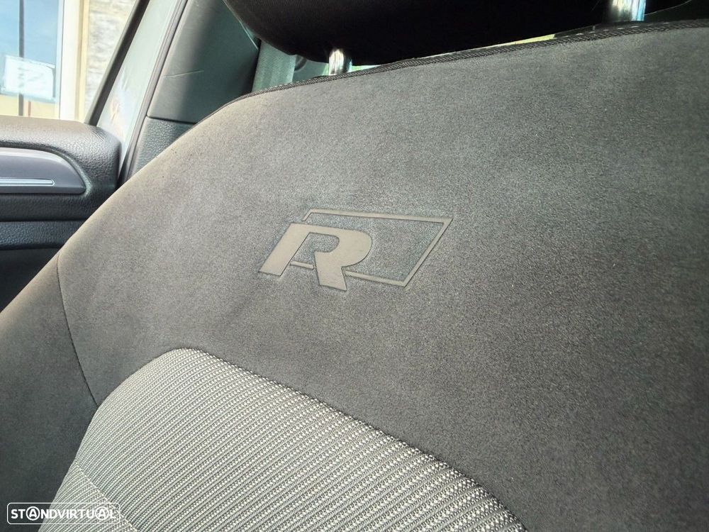 VW Golf 2.0 TDi Highline - 25