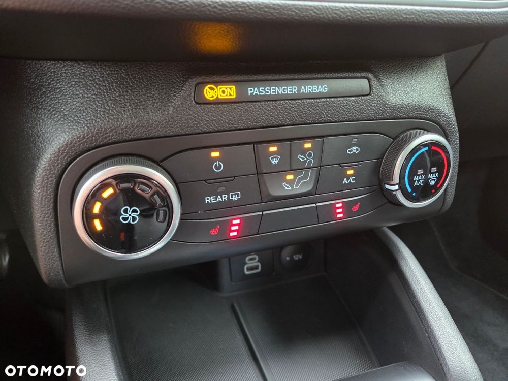 Ford Focus 1.5 EcoBlue Start-Stopp-System TITANIUM - 14