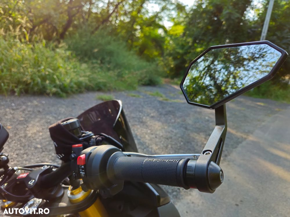 Aprilia Tuono V4 - 11