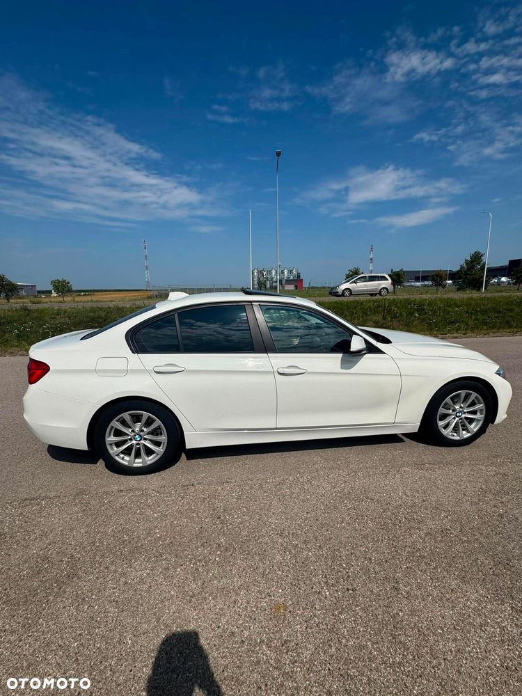 BMW Seria 3 320i xDrive - 5