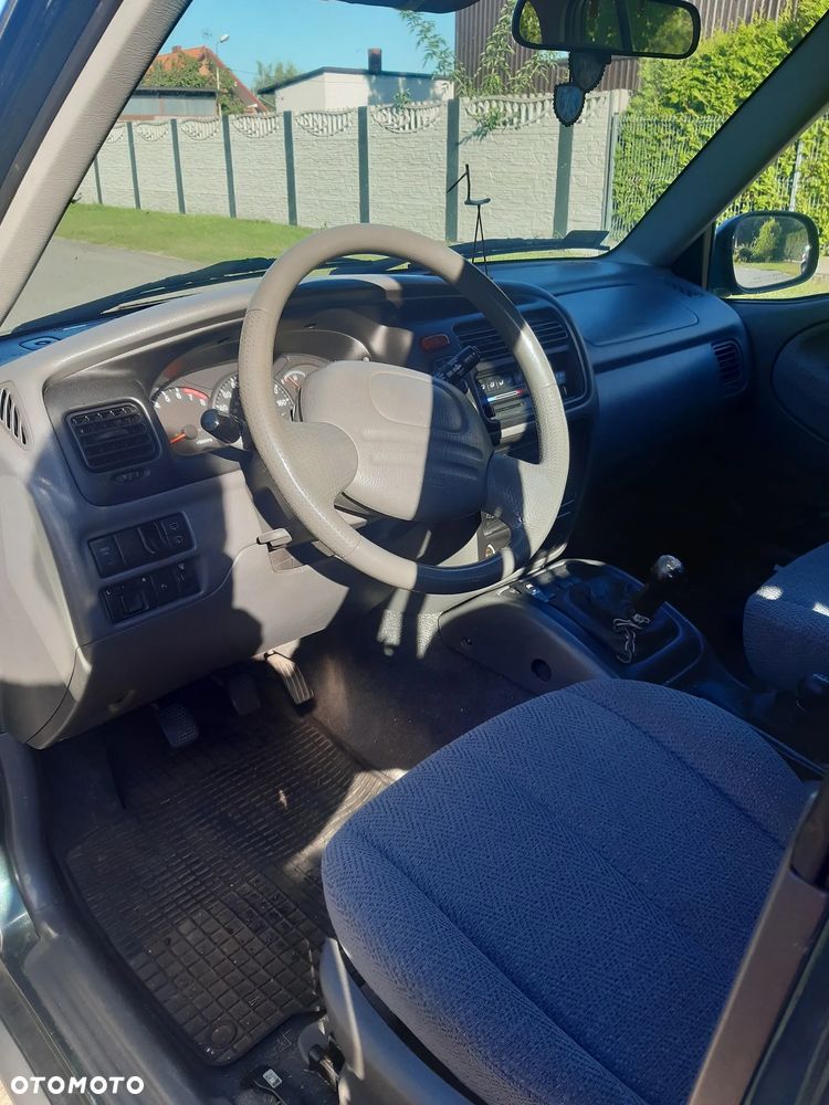 Suzuki Grand Vitara 2.5 V6 - 5