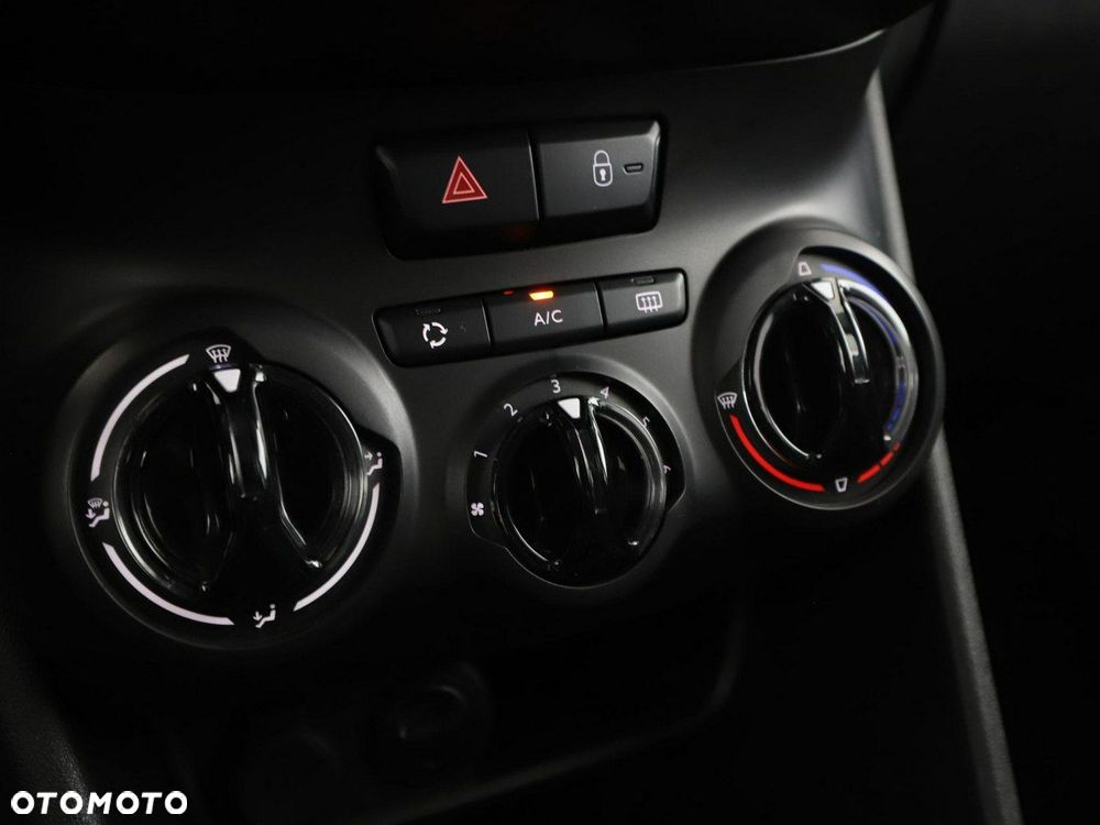 Peugeot 2008 1.6 BlueHDi Style - 28