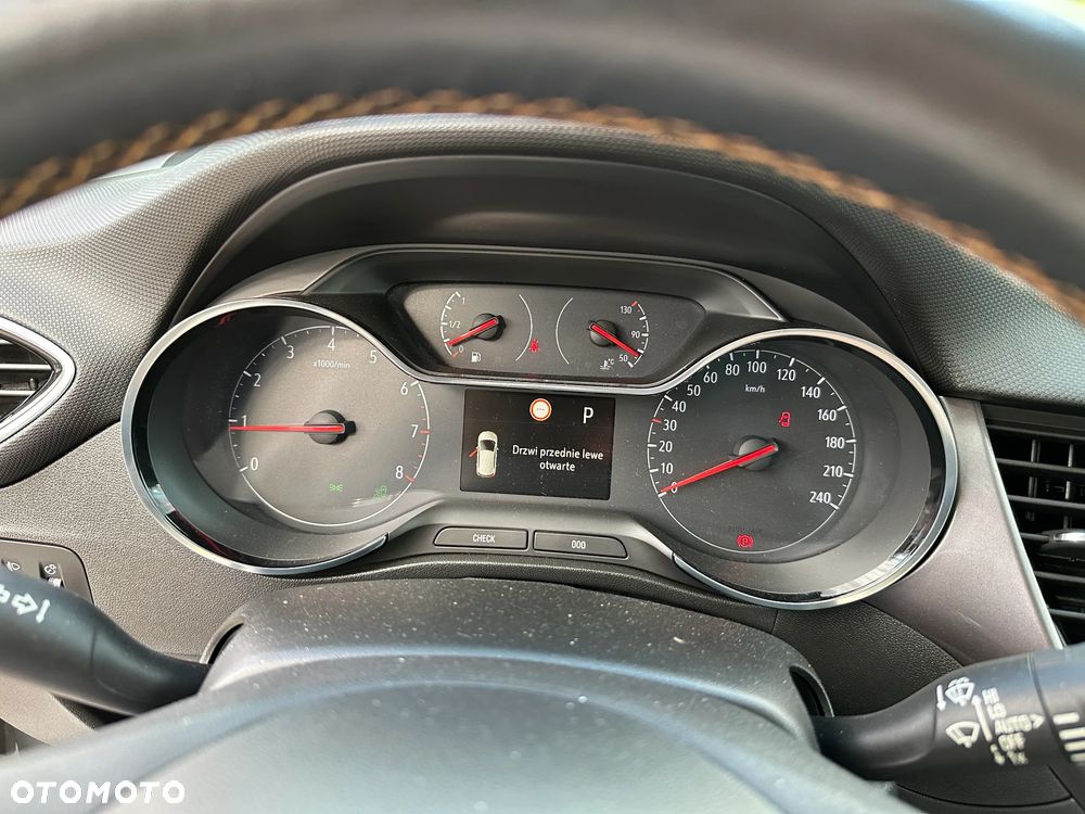 Opel Crossland X - 9