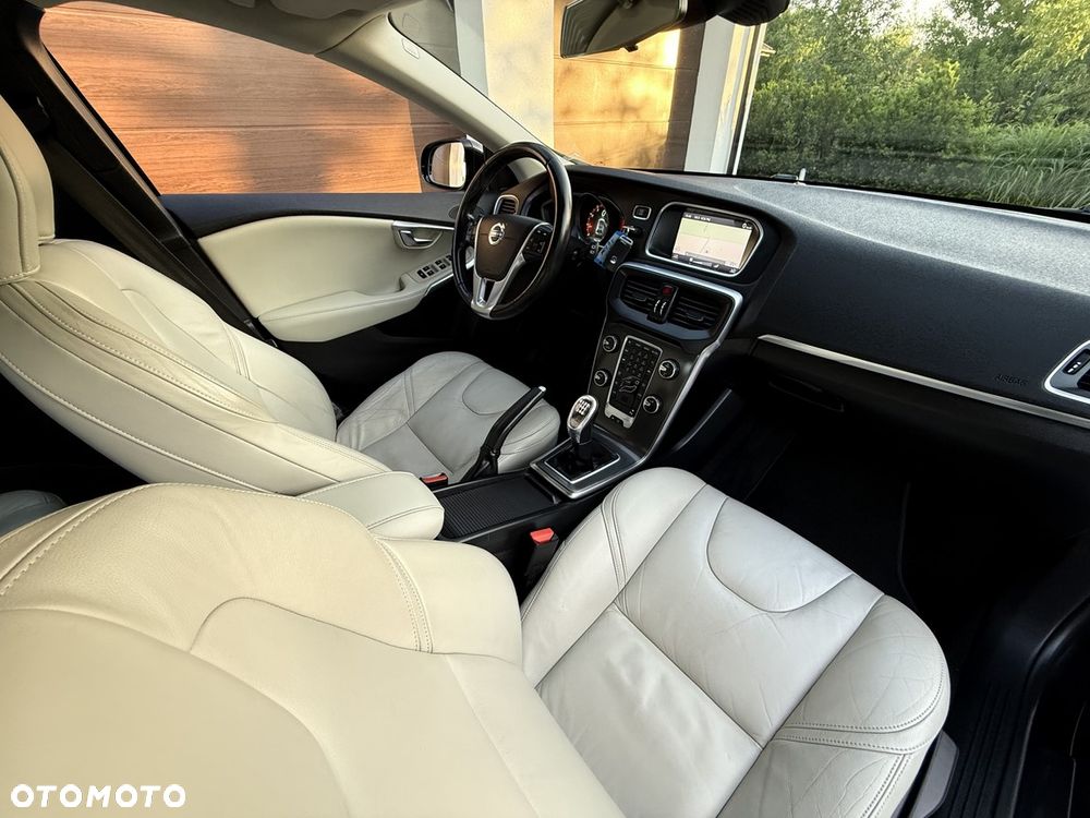 Volvo V40 T3 - 28