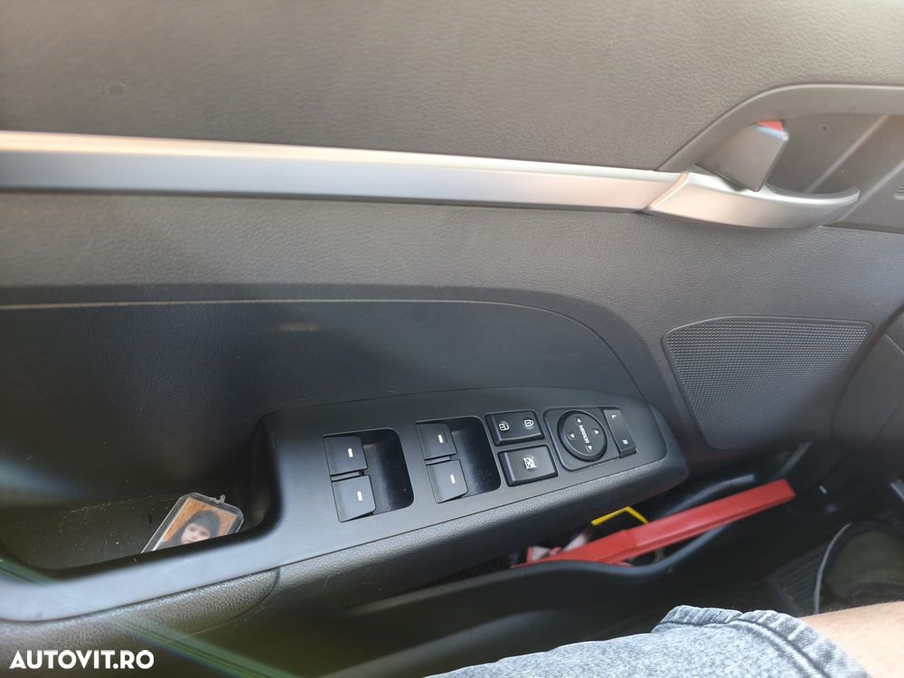 Hyundai Elantra 1.6 MPi Comfort - 6