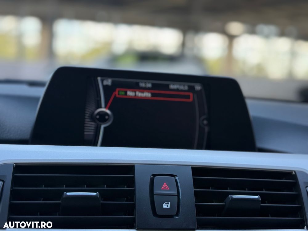 BMW Seria 3 318d Touring Blue Performance Sport Line - 16