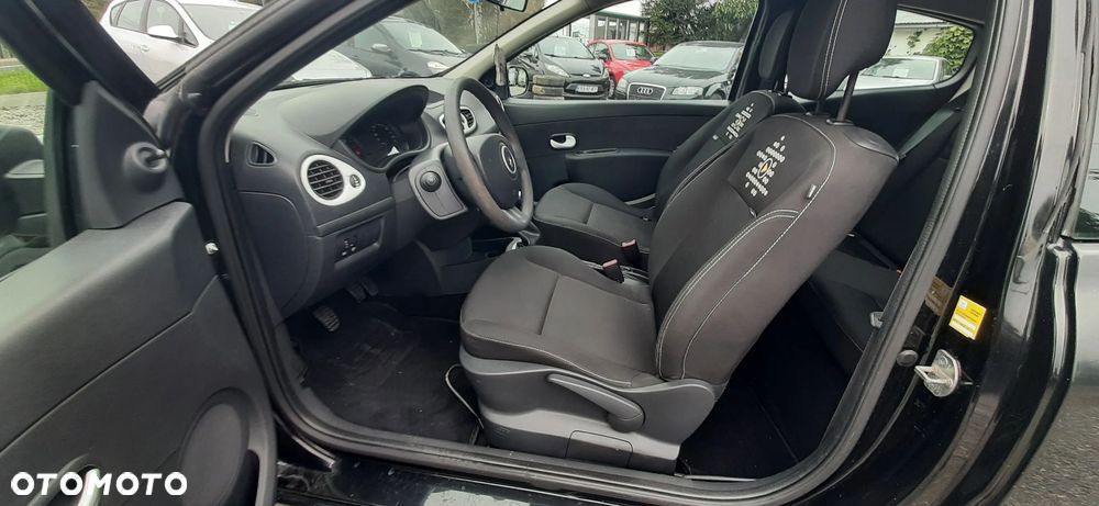 Renault Clio - 37