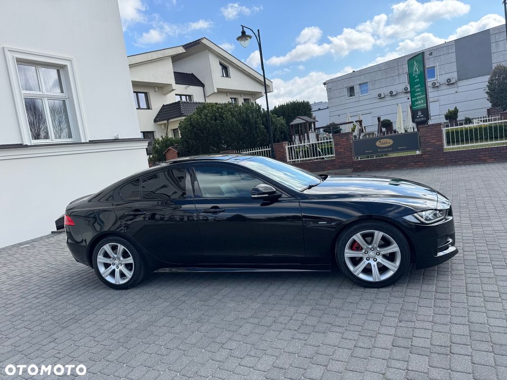 Jaguar XE D200 R-Dynamic SE - 7