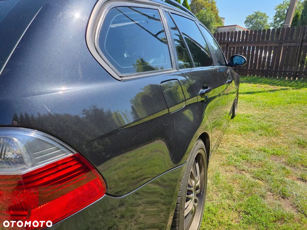 BMW Seria 3 320i - 36