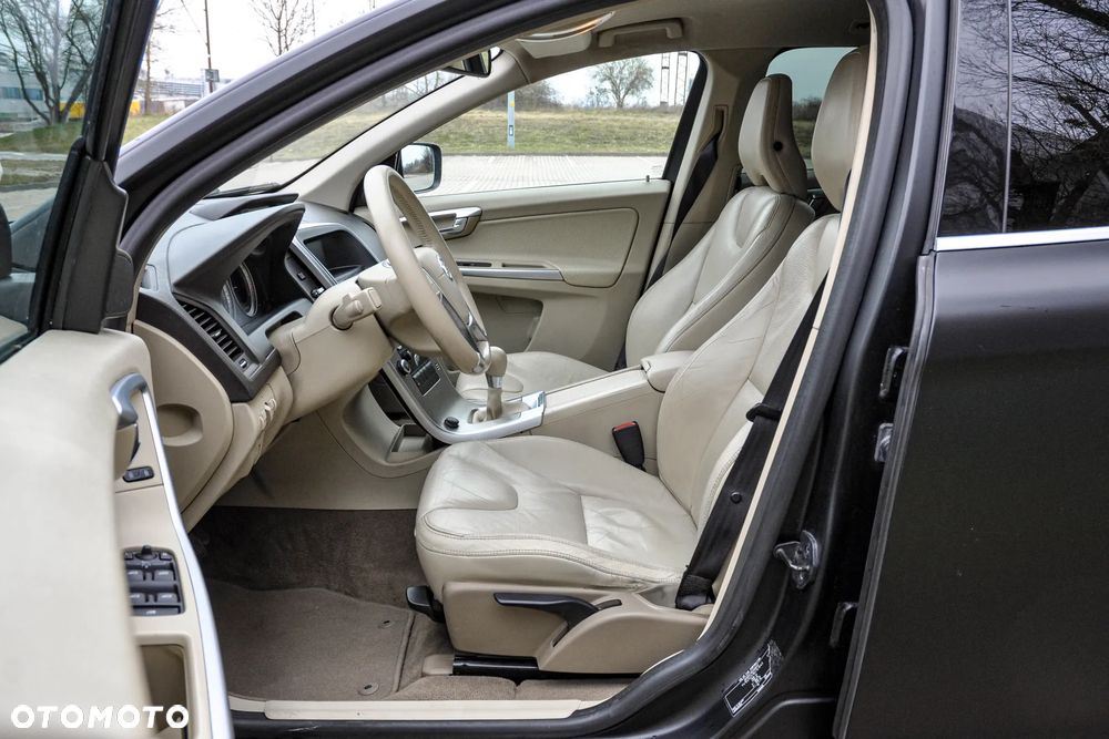 Volvo XC 60 DRIVe Momentum - 7