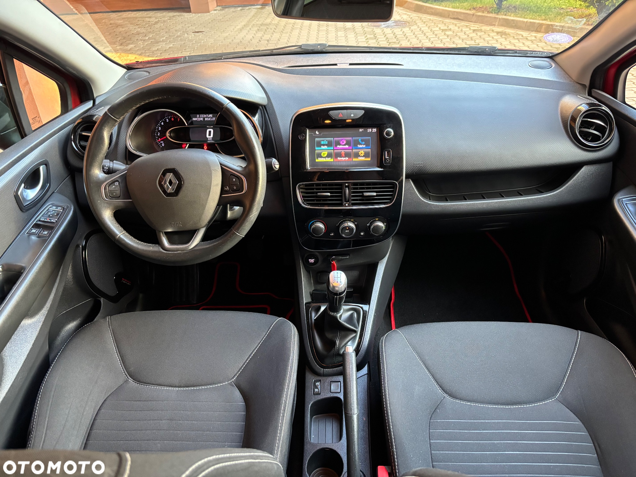 Renault Clio TCe 90 BUSINESS EDITION - 32