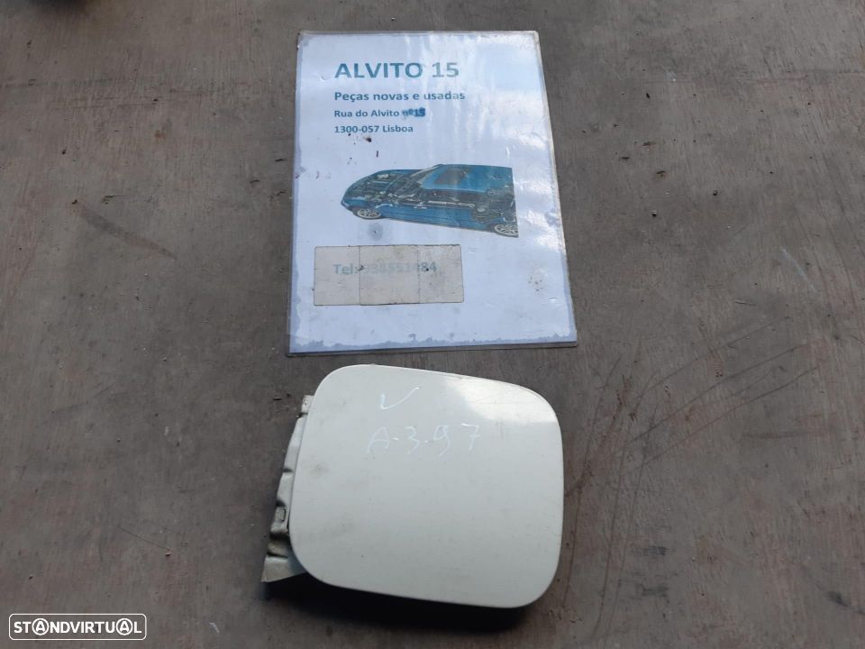 tampa lateral do deposito Audi A3 1997 - 1