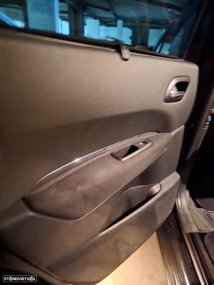 Peugeot 5008 1.6 HDi Executive - 3