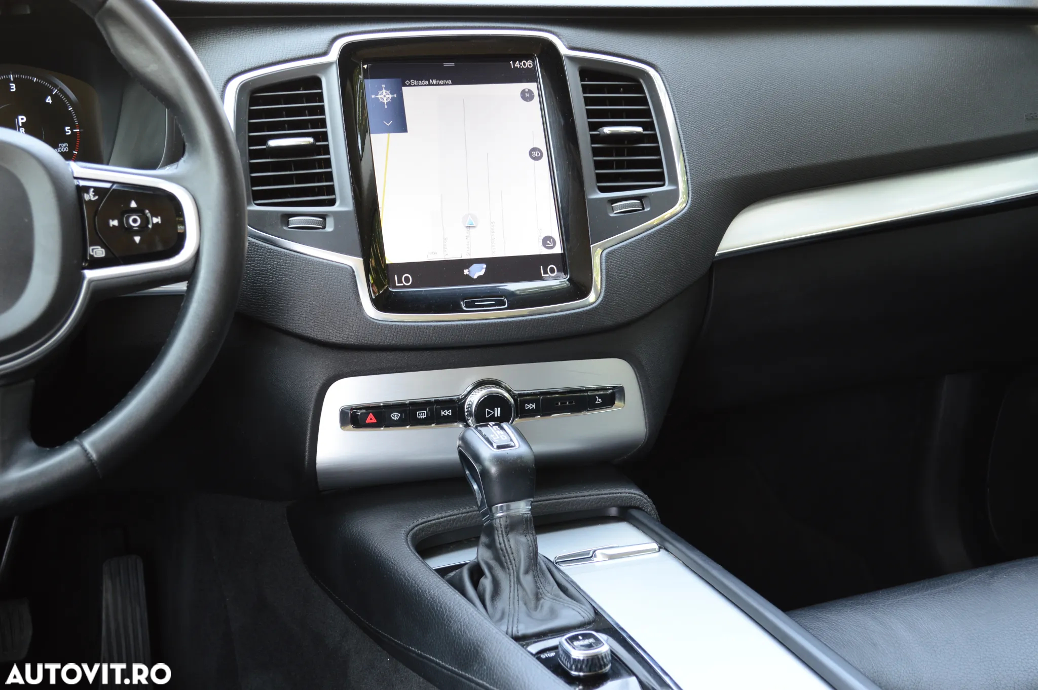 Volvo XC 90 B5 D AWD Geartronic Momentum Pro - 22