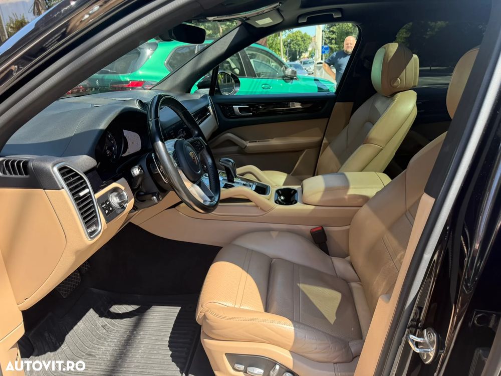 Porsche Cayenne - 5