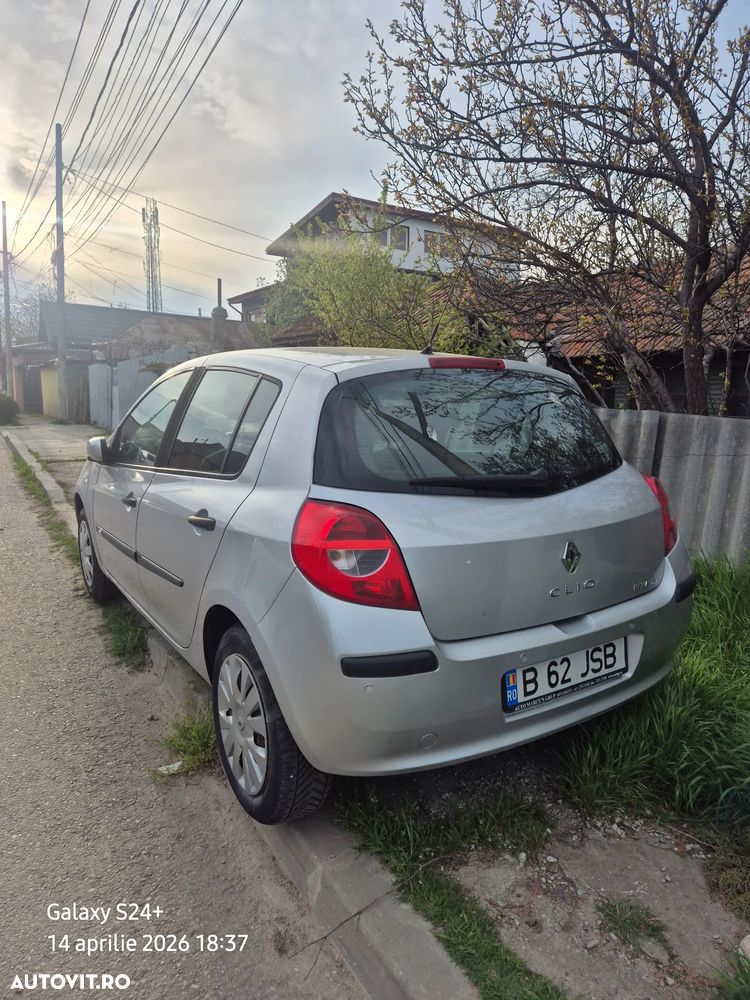 Renault Clio III 1.5 dCi Expression - 9