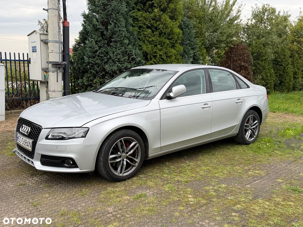 Audi A4 Limousine - 1