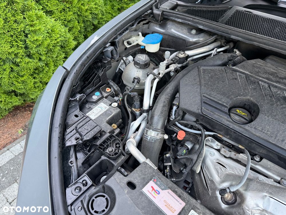 Peugeot 408 225 e-DSC7 GT Exclusive - 12