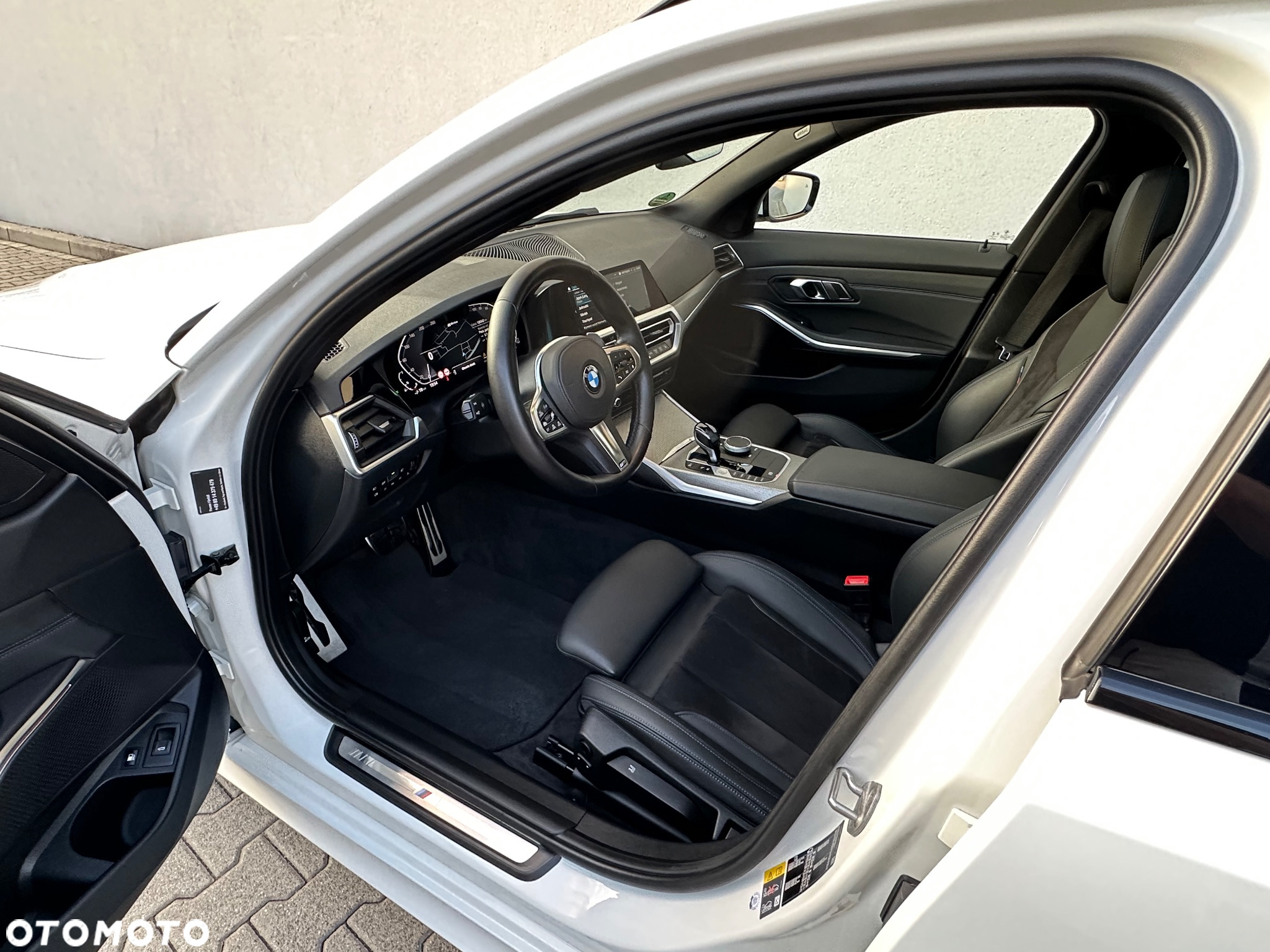 BMW Seria 3 330e PHEV M Sport sport - 21