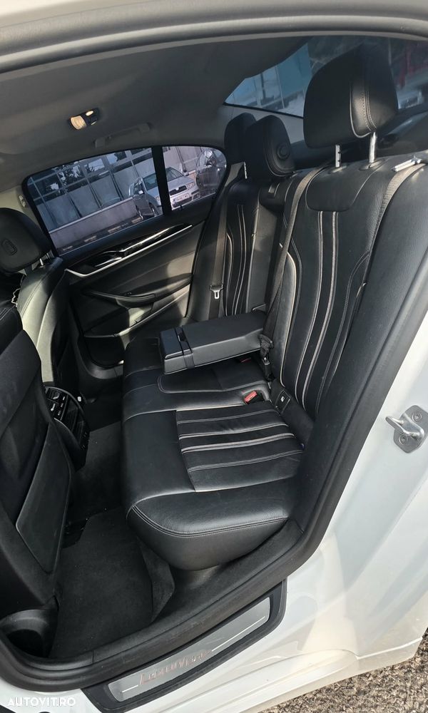 BMW Seria 5 520d AT - 10