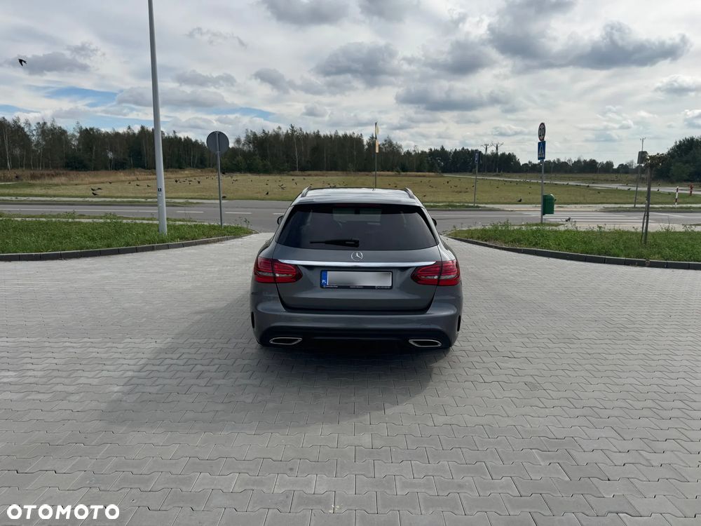 Mercedes-Benz Klasa C 220 d 4Matic T 9G-TRONIC AMG Line - 4