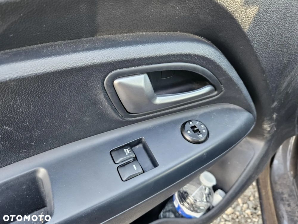 Kia Rio 1.2 Dream Team Edition - 11