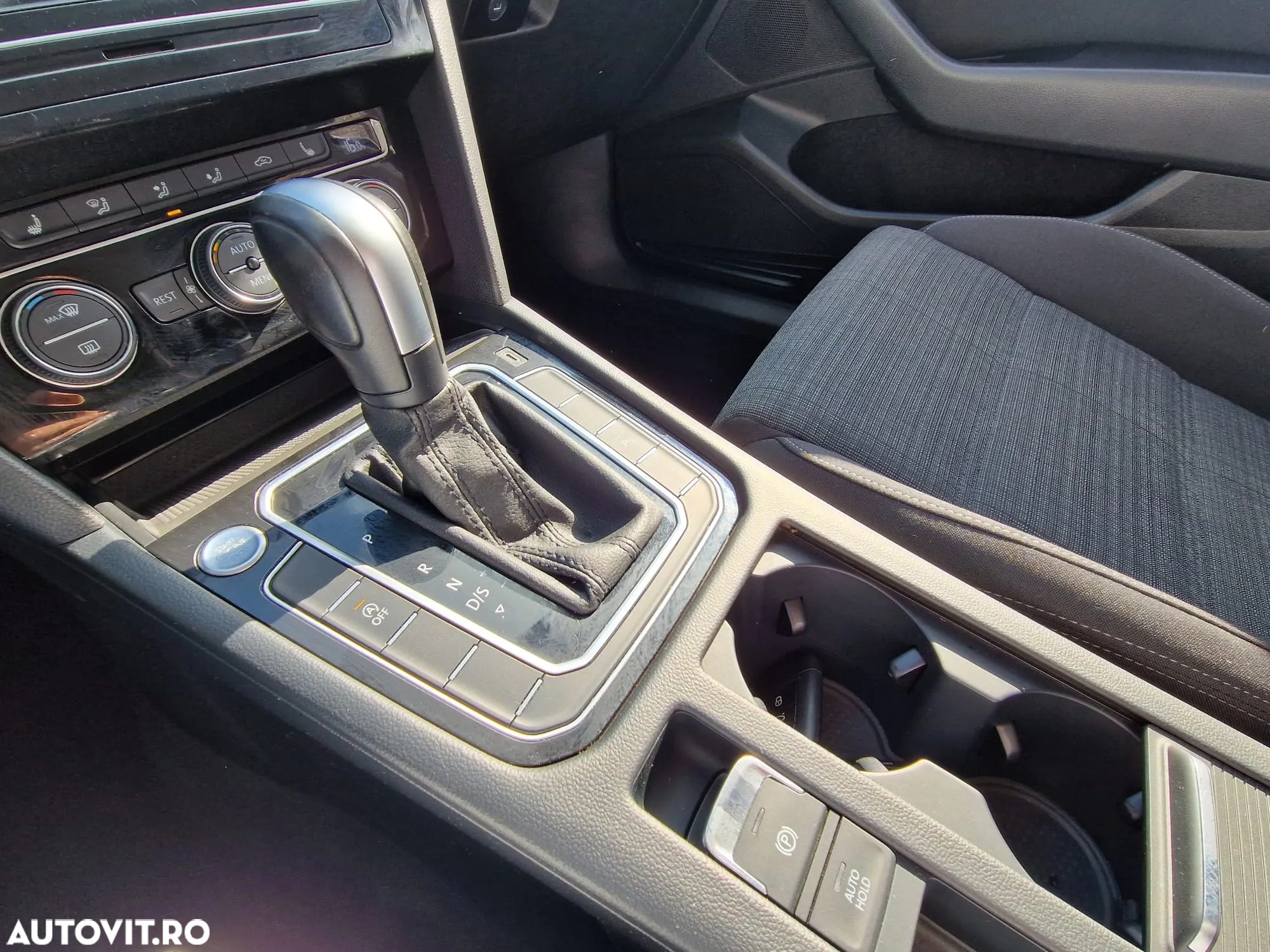 Volkswagen Passat 2.0 TDI DSG Comfortline - 19