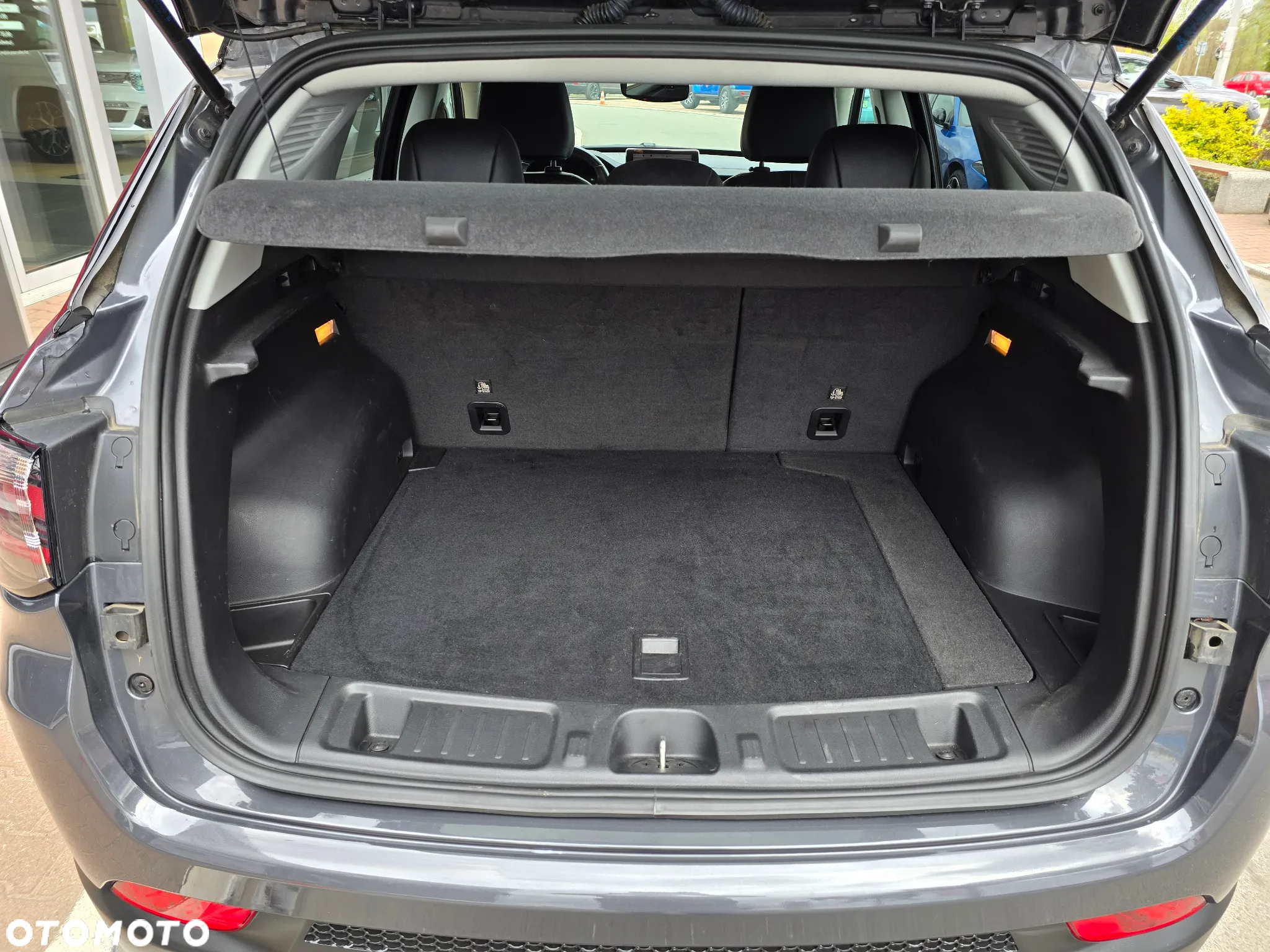 Jeep Compass - 12