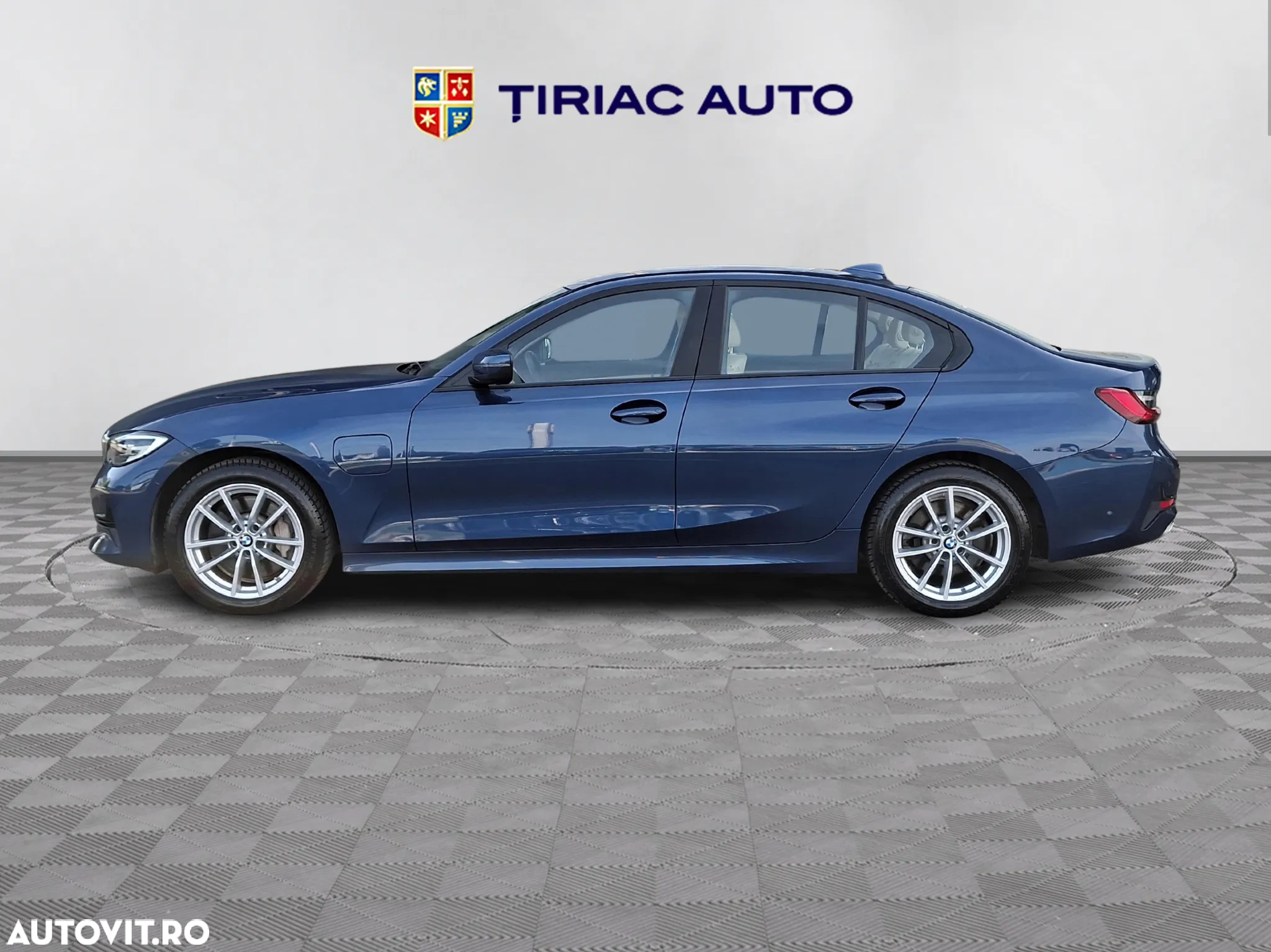 BMW Seria 3 330e Aut. Advantage - 3
