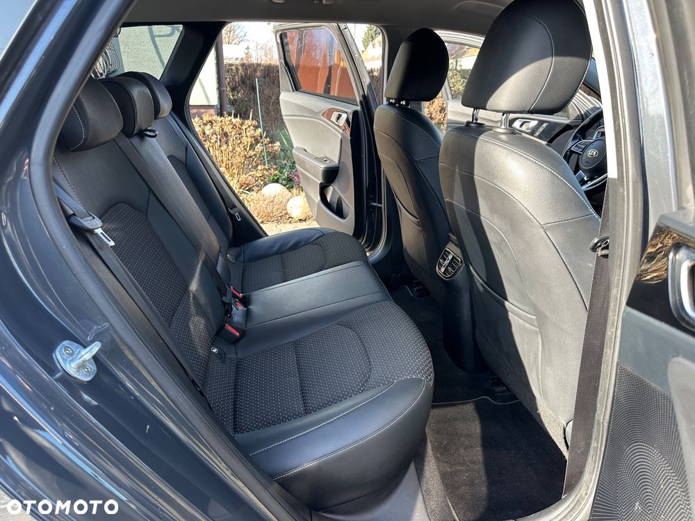 Kia Ceed 1.4 T-GDI OPF GT Line - 29