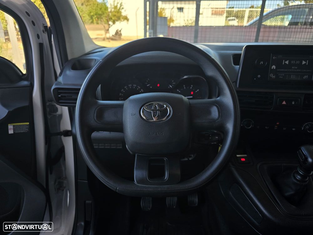 Toyota Proace City 1.5D - 11