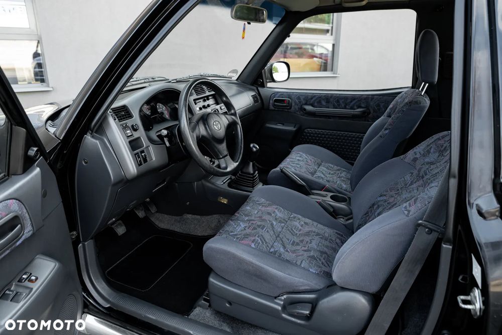 Toyota RAV4 2.0 Special - 8