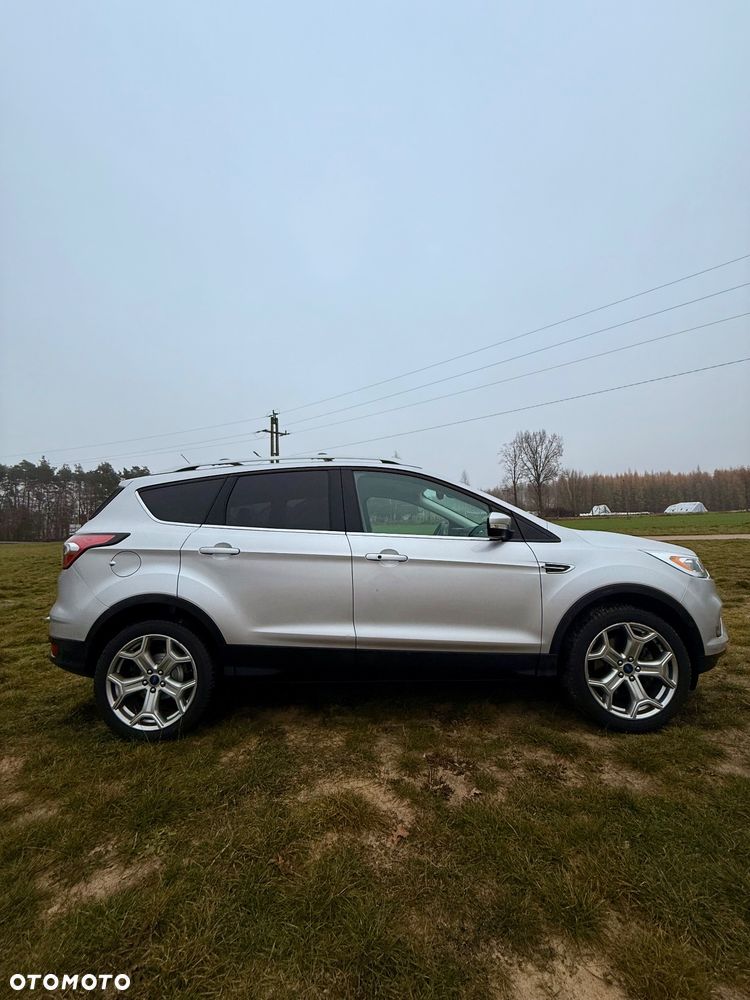Ford Escape 2.0 EcoBoost AWD Titanium - 4