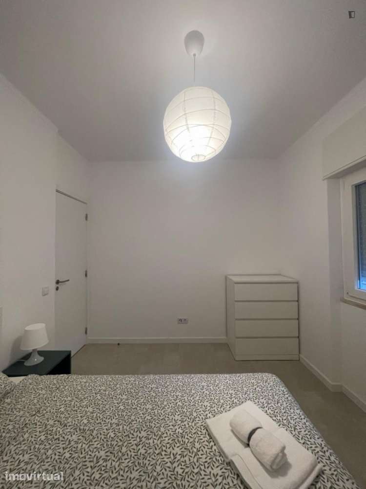 Quarto - localizado em Setubal - Grande imagem: 2/8