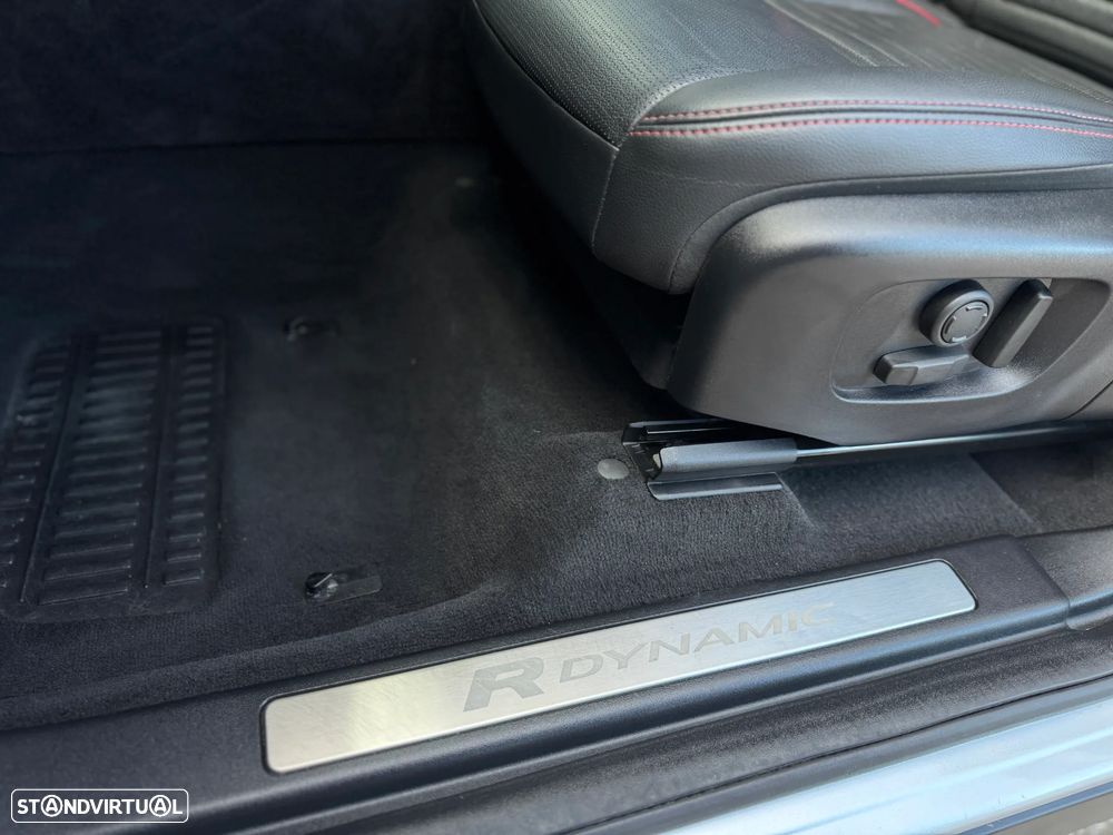 Land Rover Discovery Sport 1.5 I3 P300e AWD R-Dynamic - 9